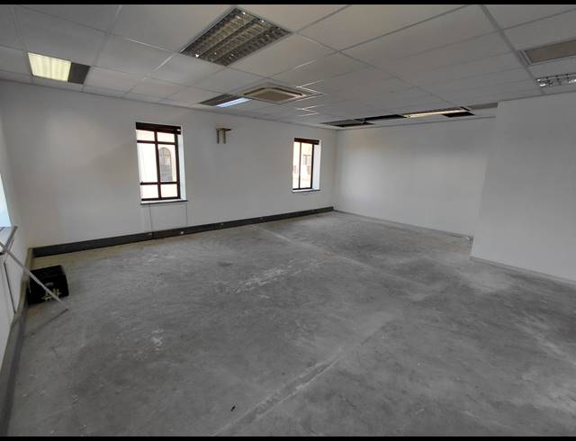 125M² OFFICE TO LET IN MAGALIESSIG